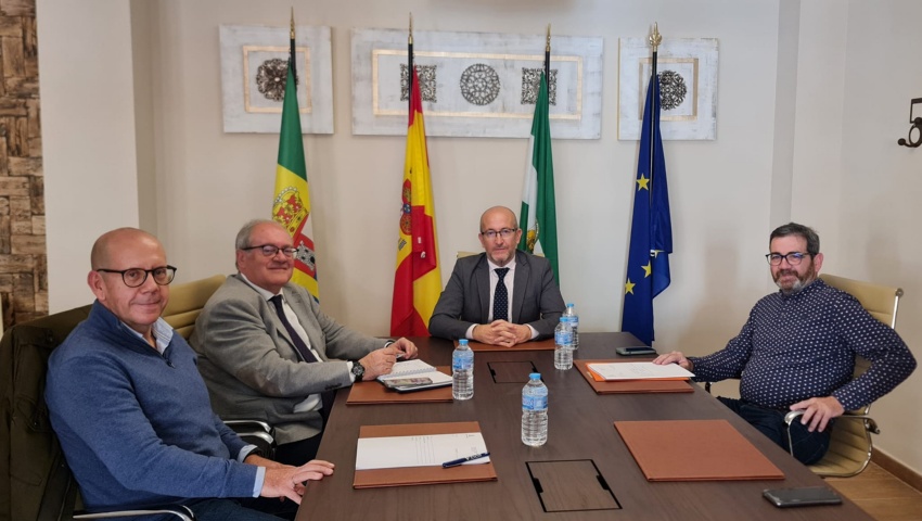 Reunion con el Delegado de Fomento, Articulación del Territorio y Vivienda de la Junta de Andalucía en Granada, Antonio Ayllón Moreno.