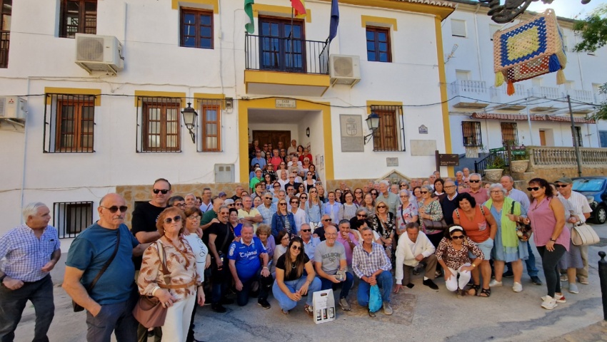 Torvizcón recibe la visita de la Peña Cultural "Compañía de Trebujena" de Cádiz.